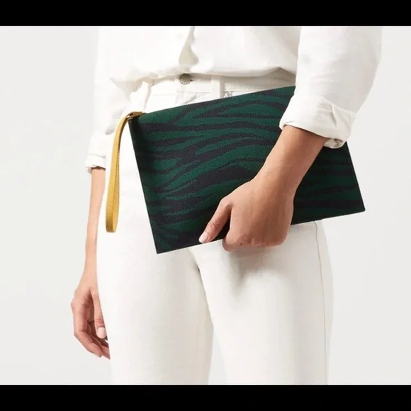 {ROTHY’S} Green Zebra essential pouch NWT *magnets* - Picture 6 of 6